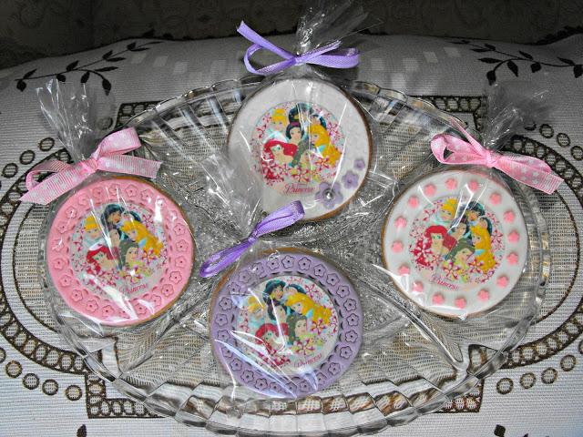 Galletas, piruletas y cupcakes de princesas disney con papel de azúcar y chocotransfer