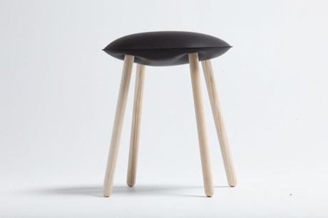 Bloated stool de Damien Gernay