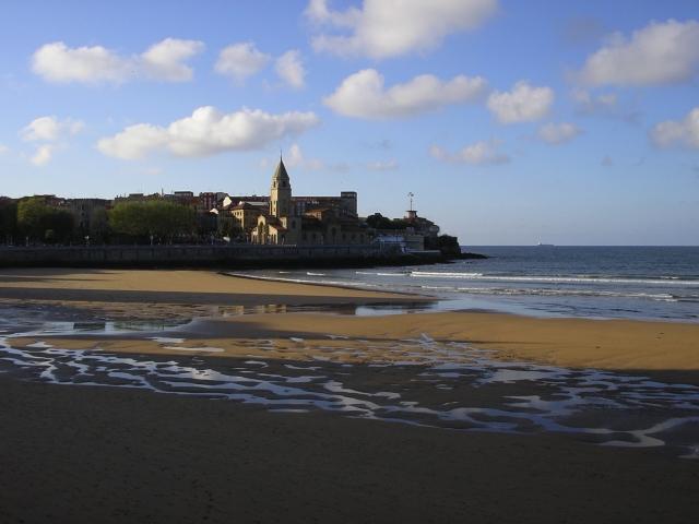 playa san lorenzo La playa de San Lorenzo