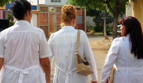 medicos cubanos cuba yusnaby