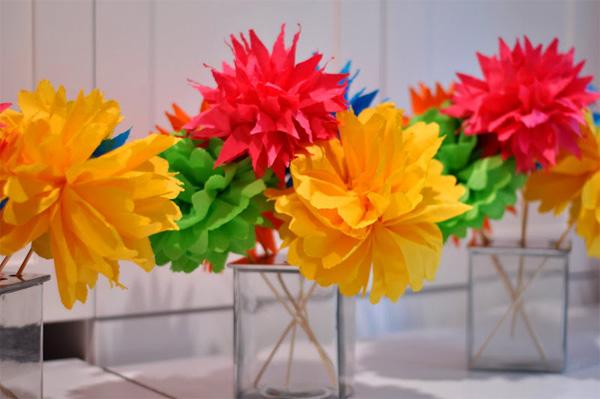 decorar con pompones de papel