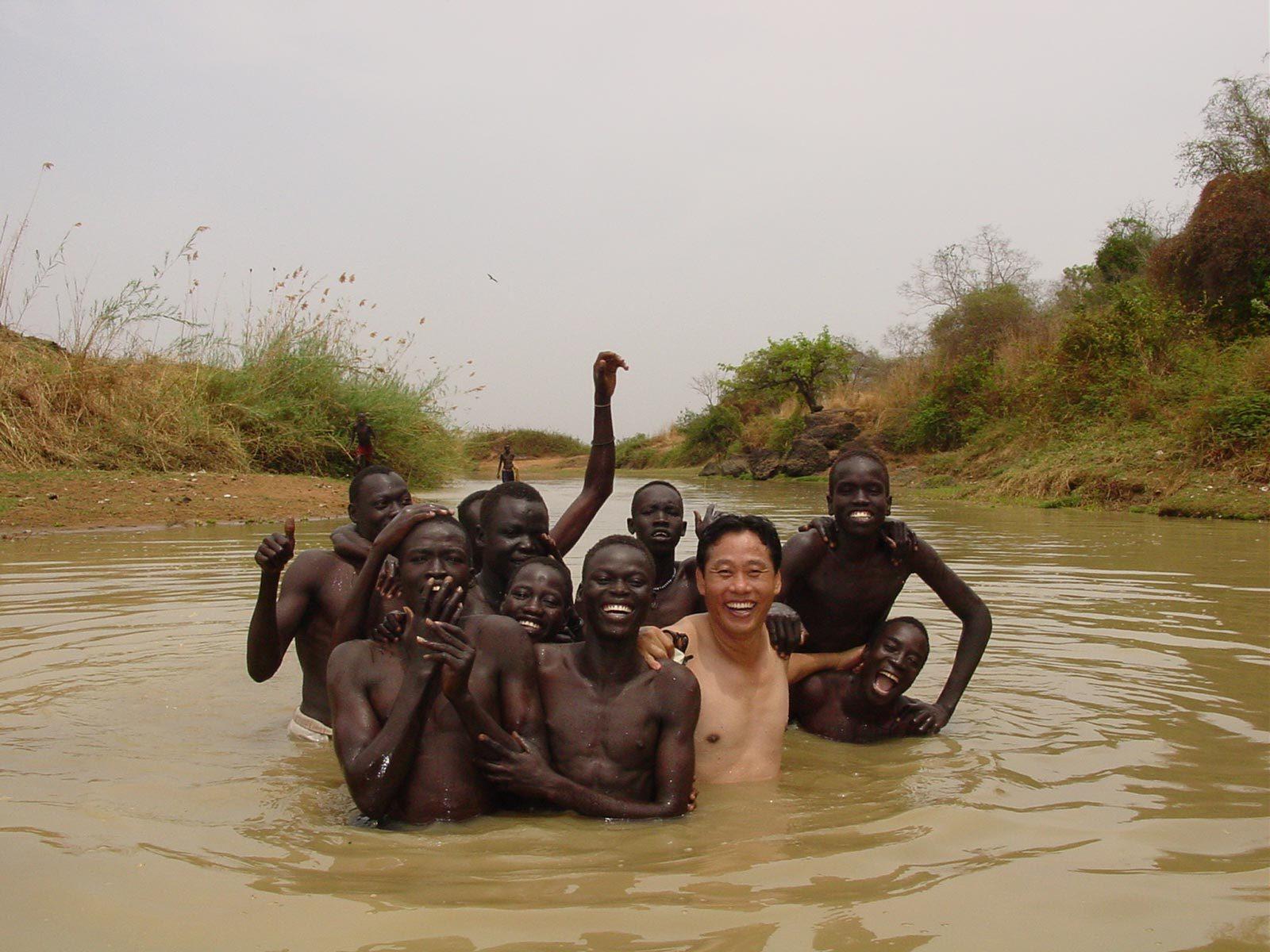 001-Dont cry for me Sudan