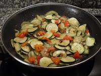 Pastel de calabacines y pimientos rojos, sin lactosa