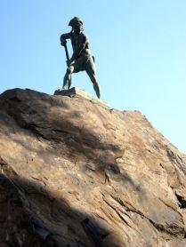 Mochileando por Chile. Día 4: Los Cerros de Santiago y Barrio París-Londres