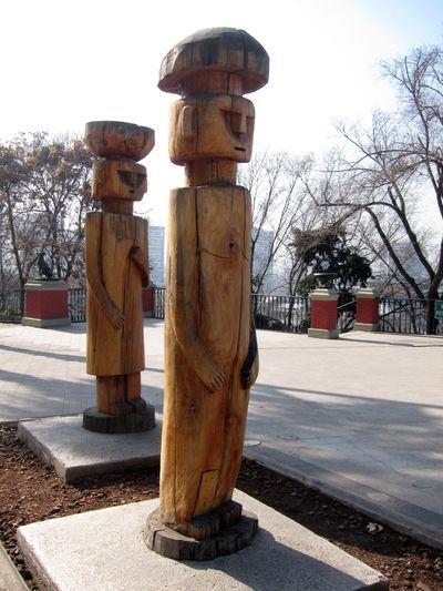 Mochileando por Chile. Día 4: Los Cerros de Santiago y Barrio París-Londres