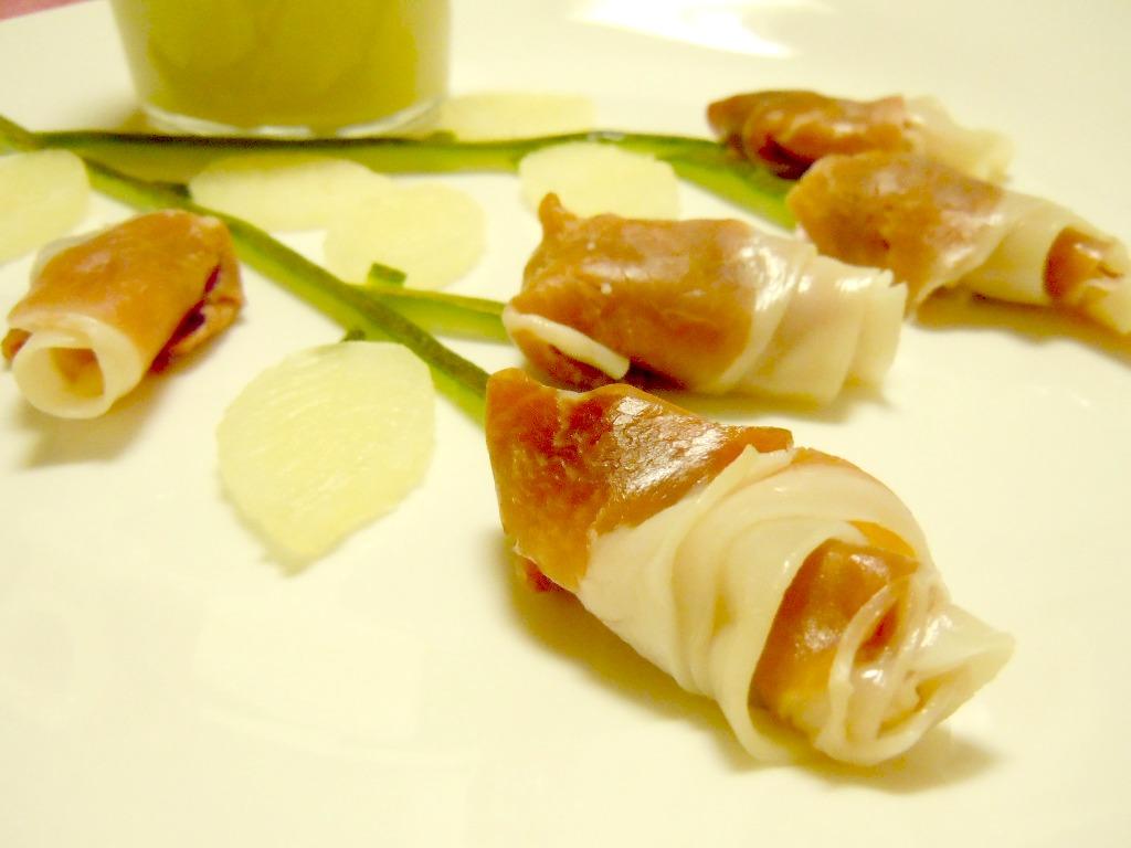 Sopa fría de Melón y rosas de jamón