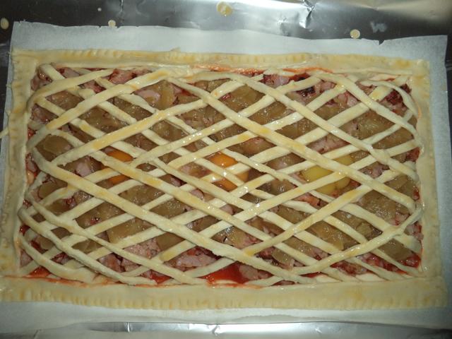 Pastel de Hojaldre con Lomo Adobado