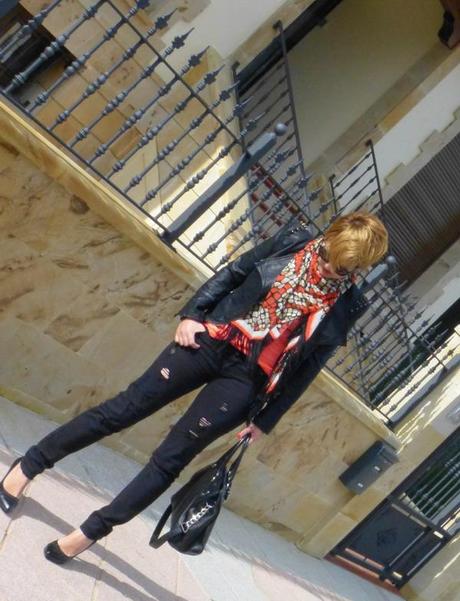 Como combinar y elegir chaquetas de entretiempo. Mis opciones, americana, chaqueta vaquera o chaqueta de cuero Pantalón negro y chaqueta de cuero