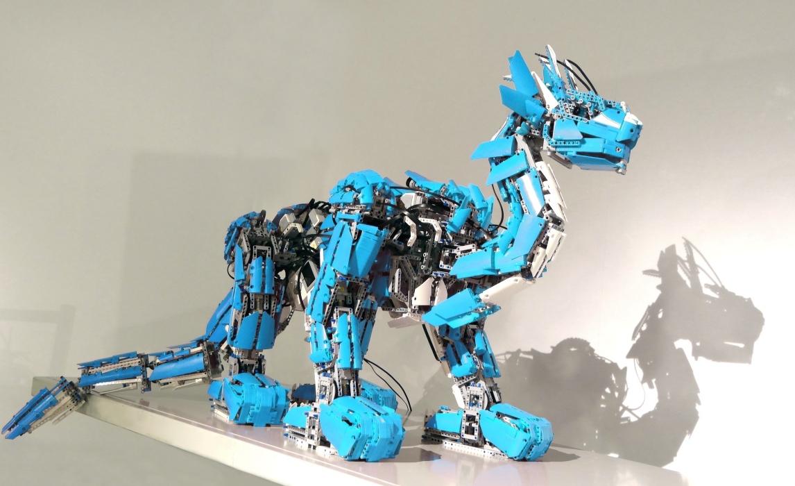 Lecciones que nos da la Vida: Diseña y programa tu robot LEGO con Robotics