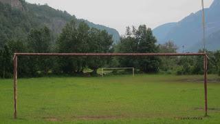 Campo de fútbol, Pueyo de Jaca, Polidas chamineras