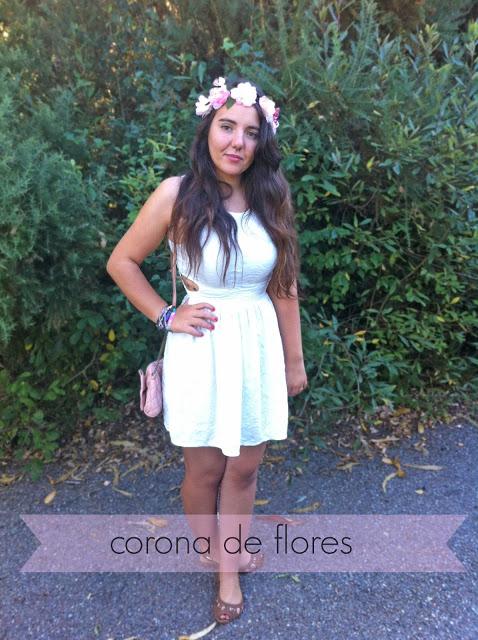 Con flores en la cabeza