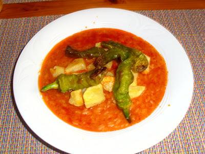 Otra receta de mi tierra, de Cádiz..... Arroz con tomates...