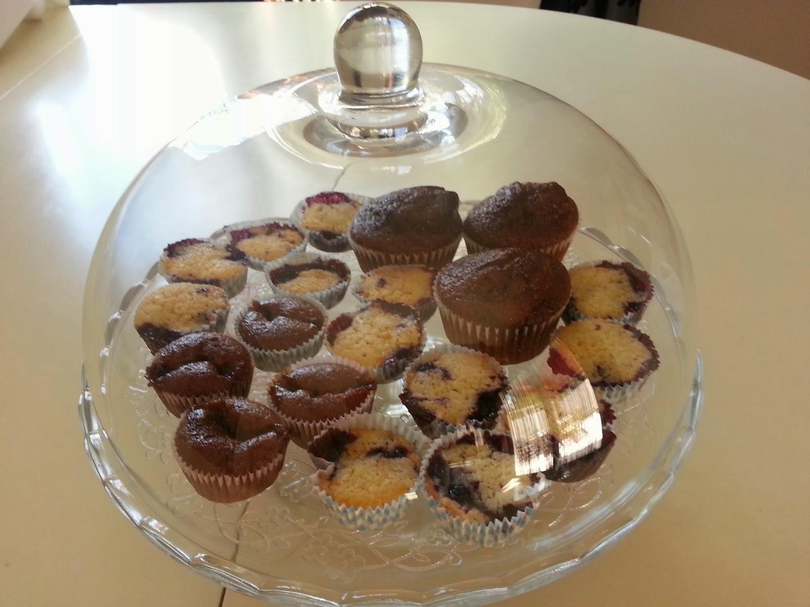 Cake and cupcakes stands