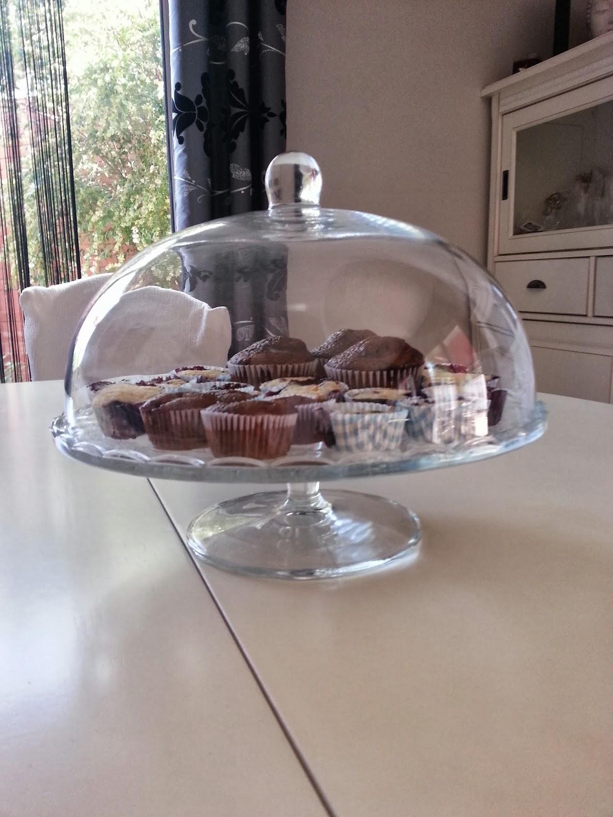 Cake and cupcakes stands