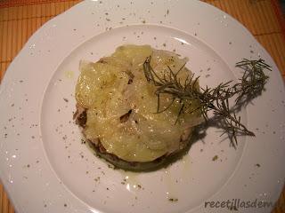 CODILLO DE CERDO CON PATATAS PANADERA