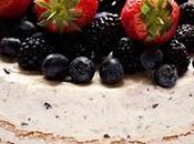 Tarta helada merengue frutas bosque