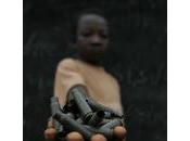 Estudian efectos guerra antiguos niños soldado