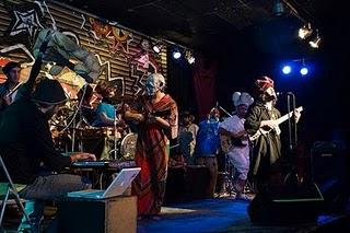 Pequeña Flor - La Manzana Cromática Protoplasmática