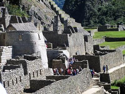Un Paseo Bajo el Sol de las Culturas del Perú: Cuzco y Machu Picchu