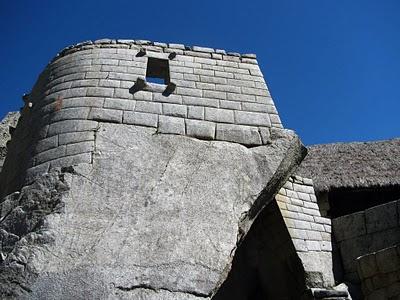 Un Paseo Bajo el Sol de las Culturas del Perú: Cuzco y Machu Picchu