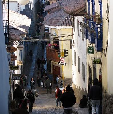 Un Paseo Bajo el Sol de las Culturas del Perú: Cuzco y Machu Picchu