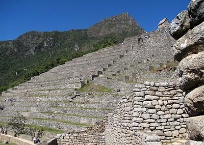 Un Paseo Bajo el Sol de las Culturas del Perú: Cuzco y Machu Picchu