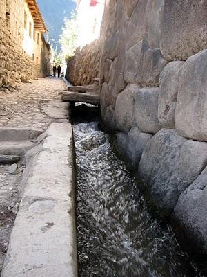 Un Paseo Bajo el Sol de las Culturas del Perú: Cuzco y Machu Picchu