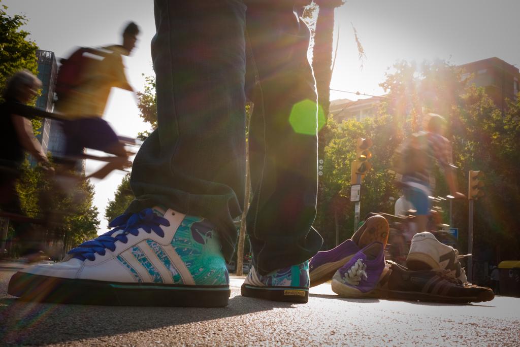 Cerveza fresquita con las zapatibambolas old-school de Edu “el guiños”