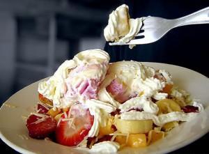 Pastel merengado de frutas