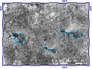 Imagen de lagos cercanos al polo sur de Titán