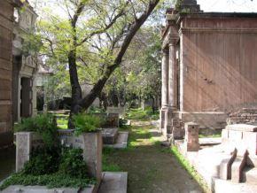 Mochileando por Chile. Día 5: Cementerio general y barrio Brasil.