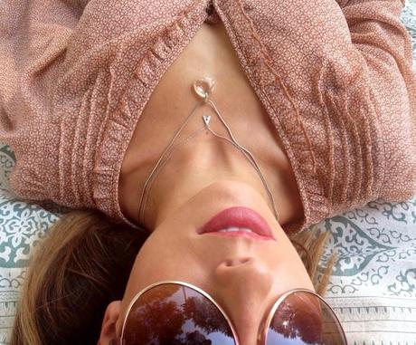 ¡¡Picnic Weekend!! Un plan distinto con prendas cómodas y ligeras blusa-gafas-estampado