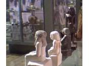 estuta egipcia mueve sola