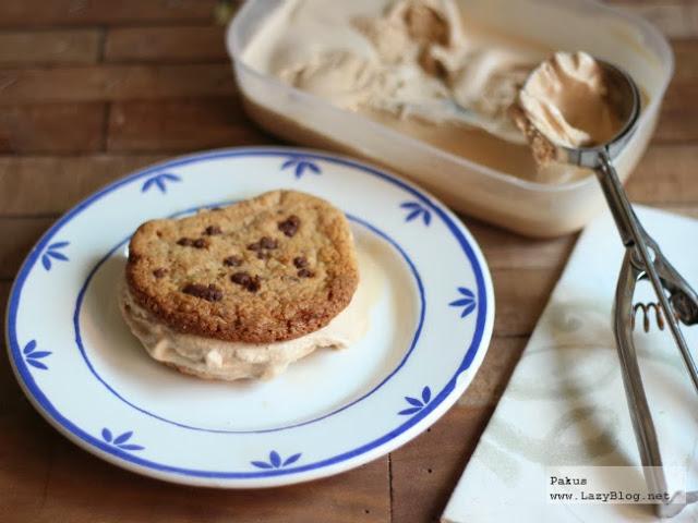 Sandwich helado de cookies y helado de Baileys para rematar el verano