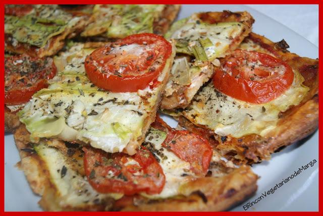 Coca de hojaldre con calabacín y puerro