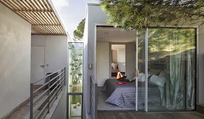 Casa Minimalista con Vistas al Mediterraneo