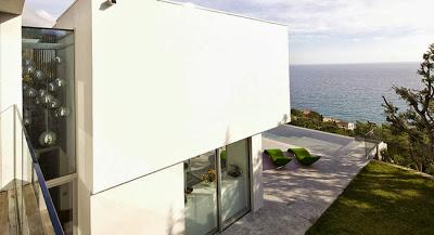 Casa Minimalista con Vistas al Mediterraneo