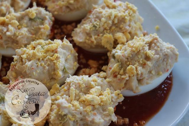 HUEVOS RELLENOS DE ATUN Y PALITOS DE CANGREJO  MEGARAPIDOS