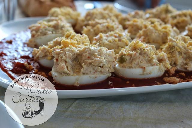 HUEVOS RELLENOS DE ATUN Y PALITOS DE CANGREJO  MEGARAPIDOS