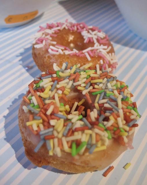 MINIBIZCOCHITOS DE CHOCOLATE Y LIMA ,HECHOS EN LA DONUTTERA