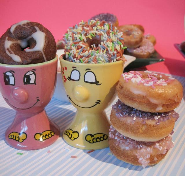 MINIBIZCOCHITOS DE CHOCOLATE Y LIMA ,HECHOS EN LA DONUTTERA