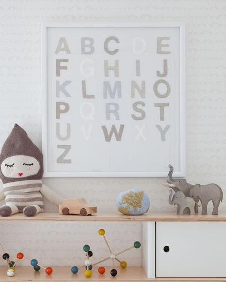 HABITACION DE BEBE DECORADA EN TONOS NATURALES Y ELEFANTES