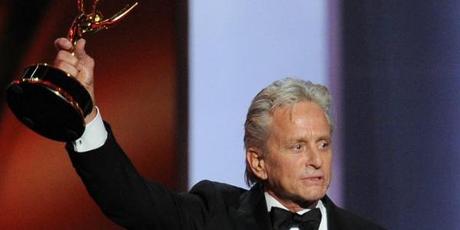MichaelDouglas_BehindtheCandelabra_Emmys2013_frikarte Breaking Bad y Modern Family triunfan en unos Emmys tan repartidos como sorprendentes
