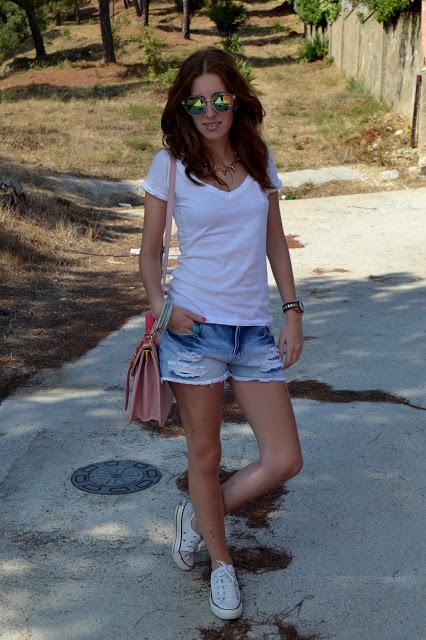 FEELING EASY FEELING EASY