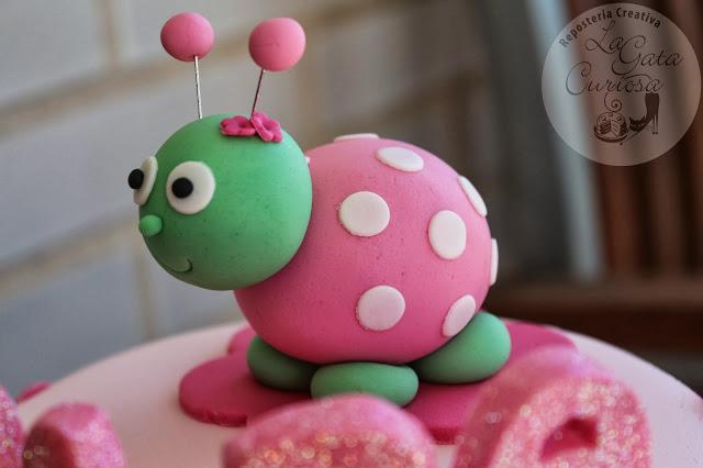 TARTA FONDANT ROSA PARA ALBA