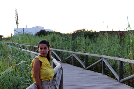 W.I.W: yellow backless