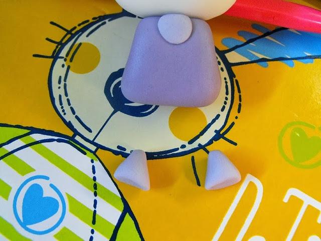 Hello Kitty brujita para Halloween paso a paso