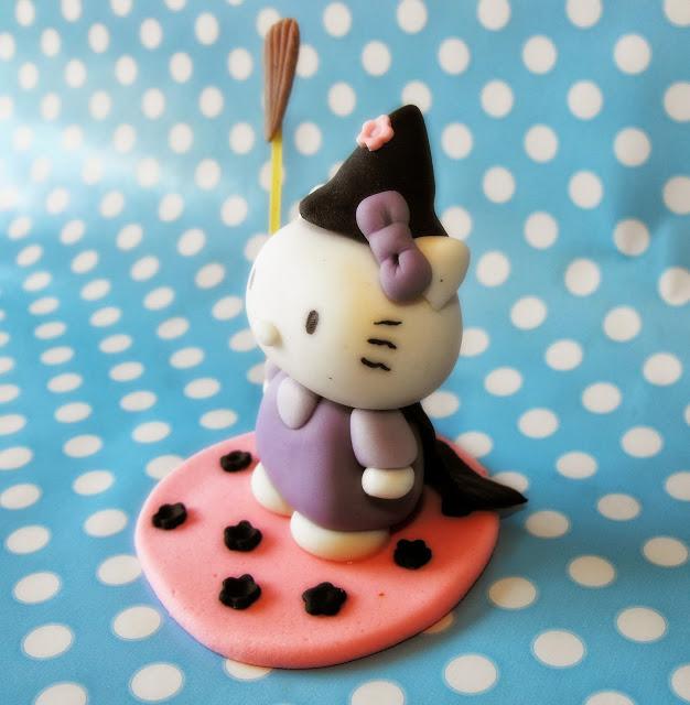Hello Kitty brujita para Halloween paso a paso