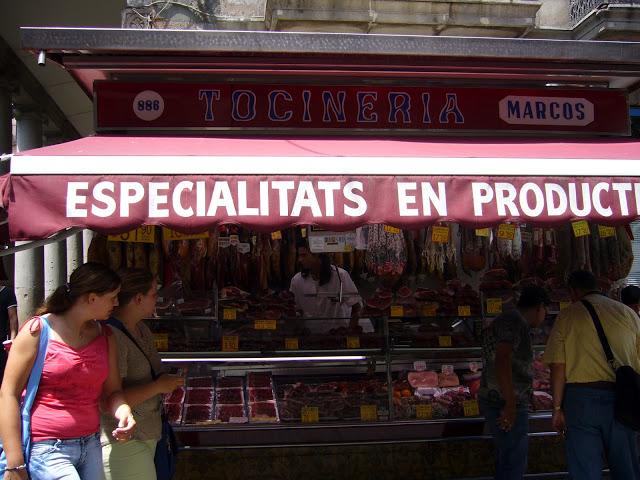BARCELONA...como en toda ciudad donde llego, busco sus mercados, La Boquería, un mercado medieval
