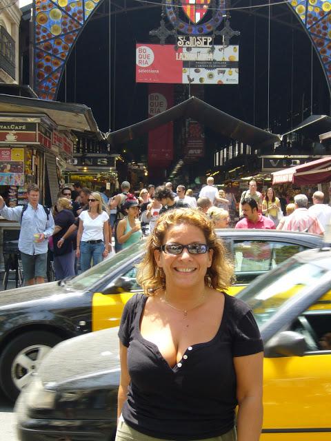 BARCELONA...como en toda ciudad donde llego, busco sus mercados, La Boquería, un mercado medieval